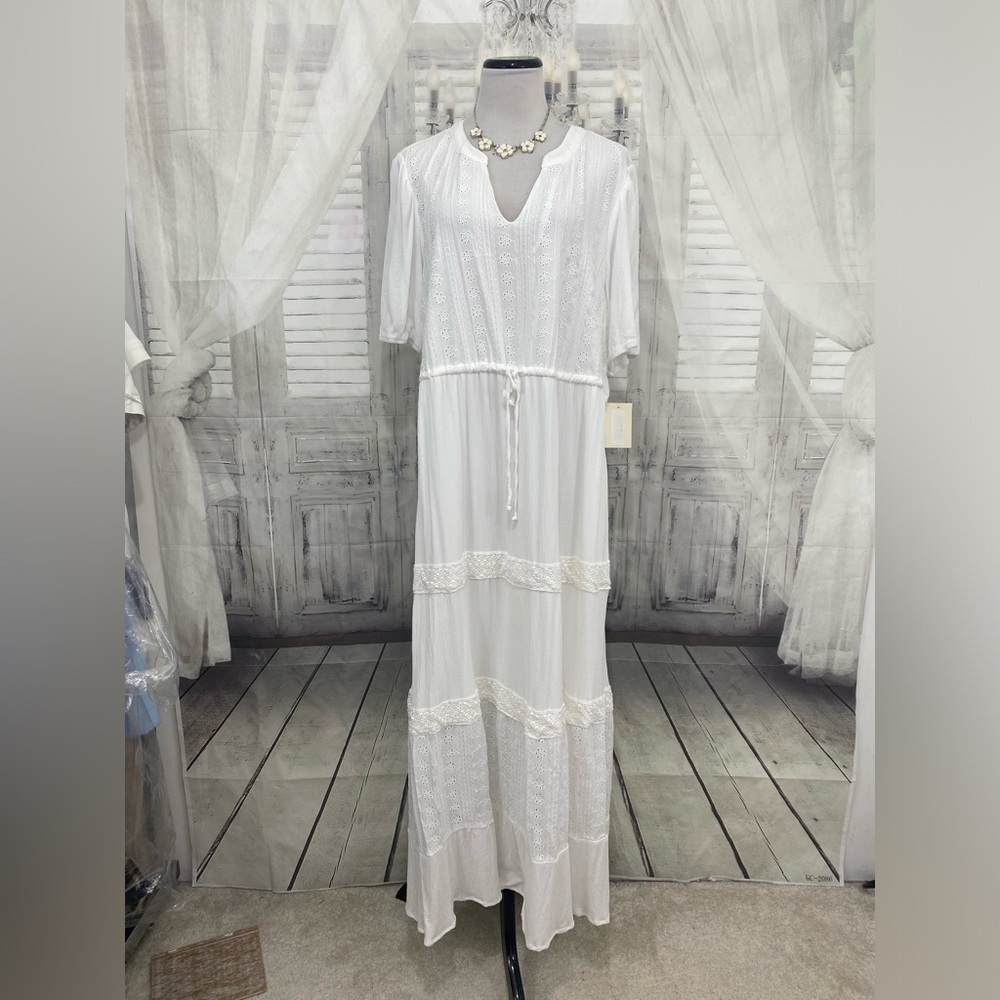 Nurture Westbound Size 2X White V-Neck Tiered Maxi Dress Short Sleeve Drawstring